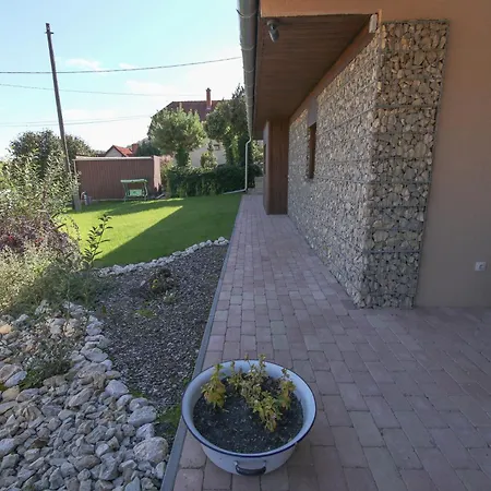 Kerekhegy Vendeghaz Szekszard Apartment Exterior photo